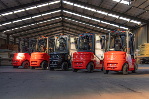 Hoe Postmus Nuis meer dan €20.000 per jaar bespaart met elektrische heftrucks