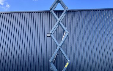 Construct-ID Magni ES1012AC+ schaarhoogwerker