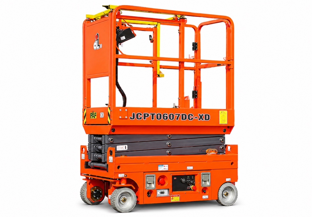 de compacte schaarhoogwerker voor binnen en buitengebruik met onderhoudsvrij lithium LFP batterij en extra 50 cm werkhoogte van Dingli nu bij te koop bij be green techniek uit Drachten